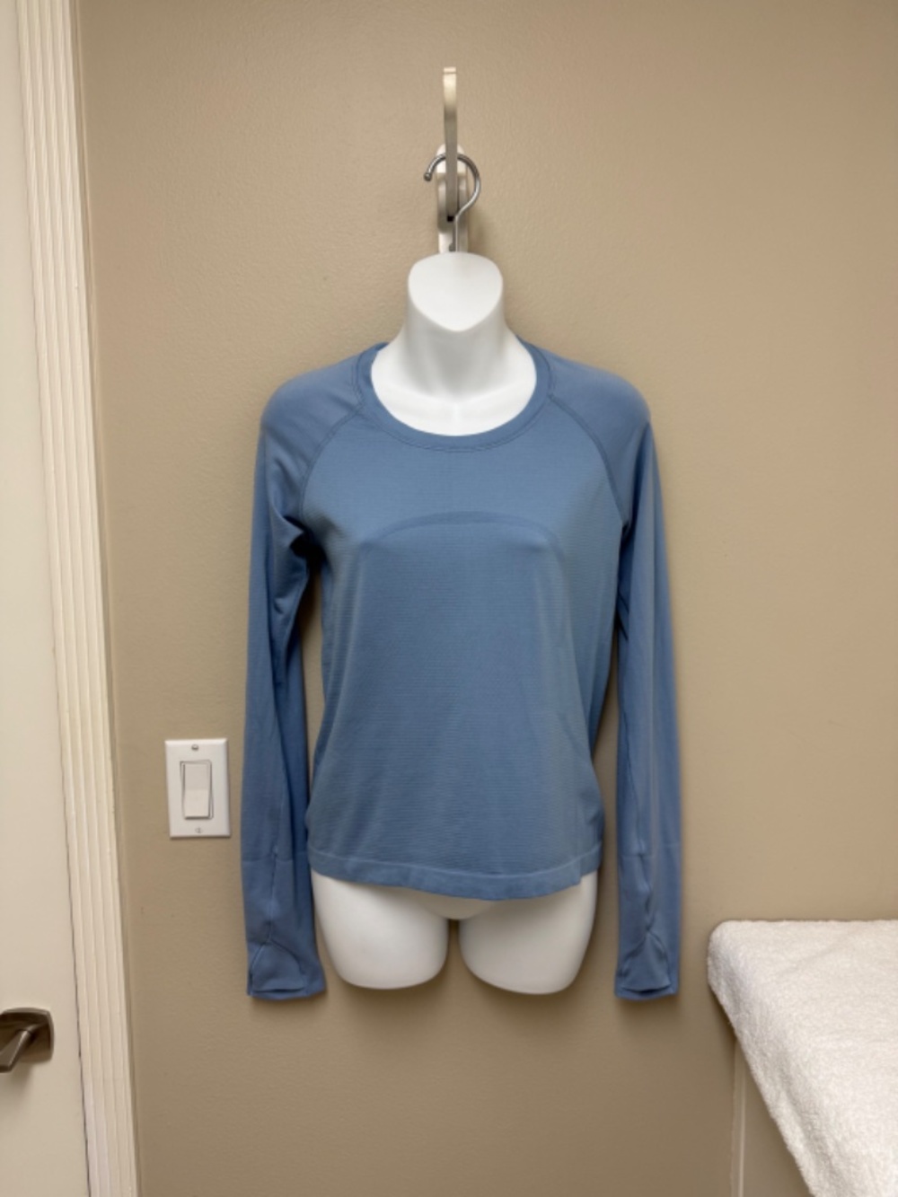 Lululemon Swiftly Tech Long Sleeve Shirt 2.0 *Race Length Blue Size 8